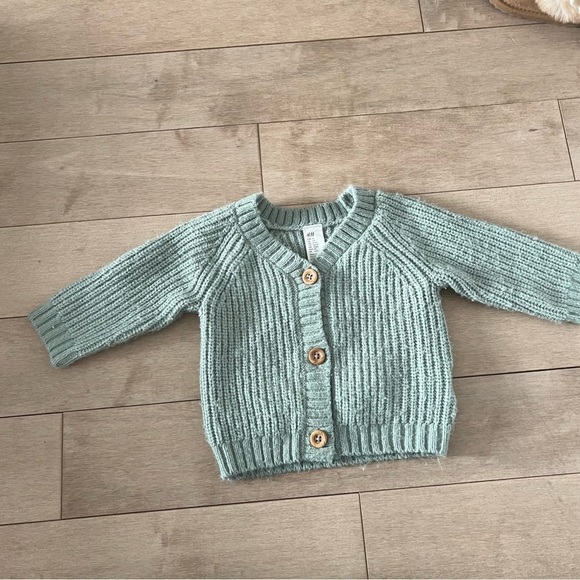 H&M baby Girl Cardigan Knit Chunky Sweater - Picture 4 of 4
